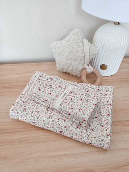 Handmade high quality burp cloths and face and body washers designed to be practical and aesthetic. Ditsy floral design.